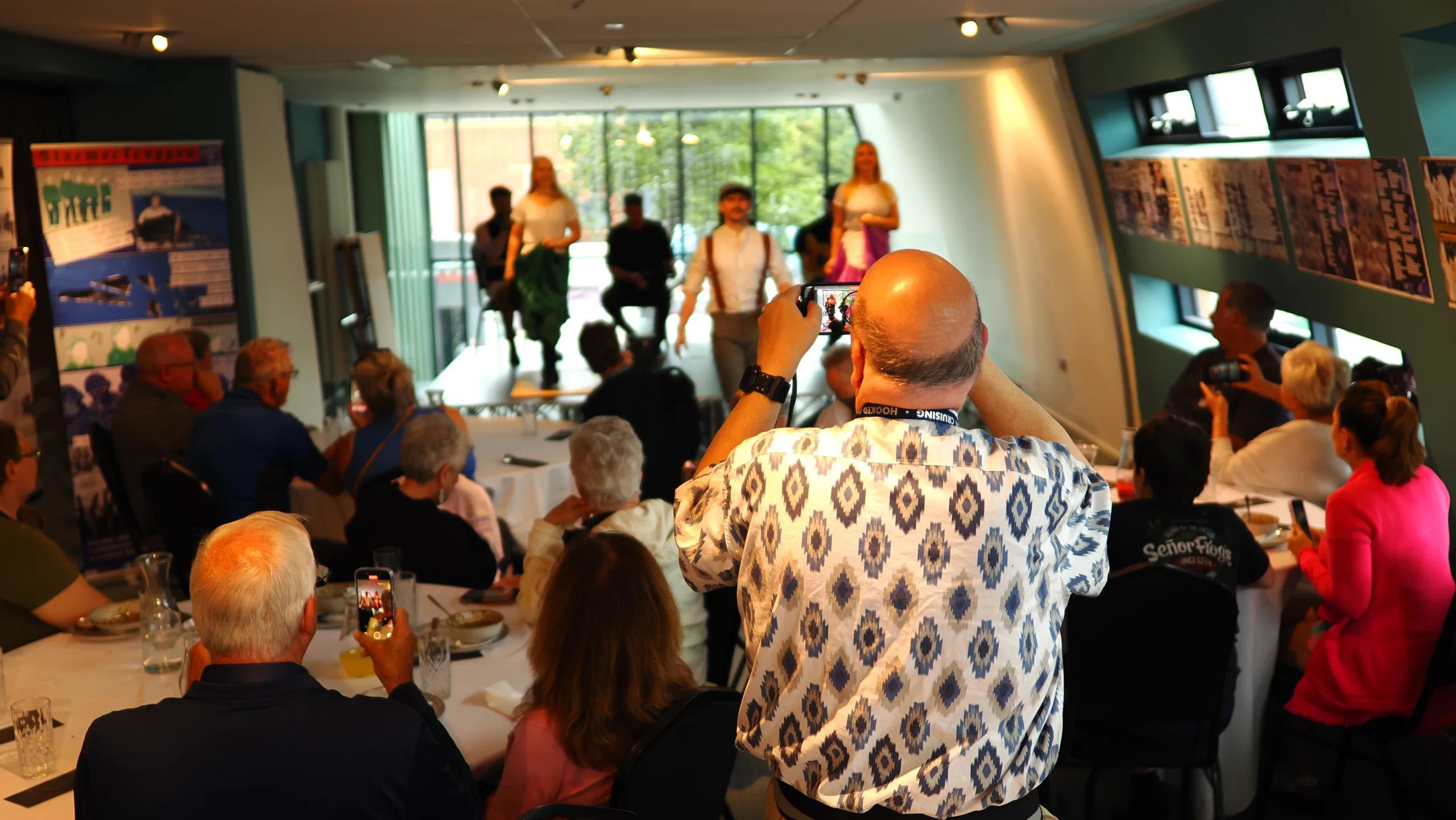 Global Cruises Shore Excursion on the belfast Hidden Gems Dinner and Dance Show at Culturlann