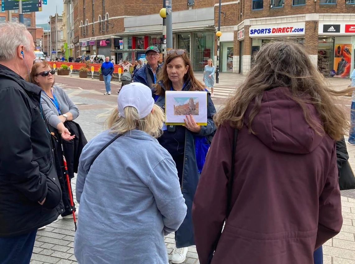 BelfastLady Lorraine Welsh with the Global Cruises Tour in High Street Belfast